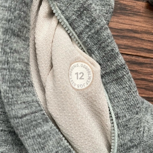 LULULEMON “Its Rulu Run Long Sleeve” Shirt
Tri Colour Delicate Mint White Opal - Picture 4 of 9